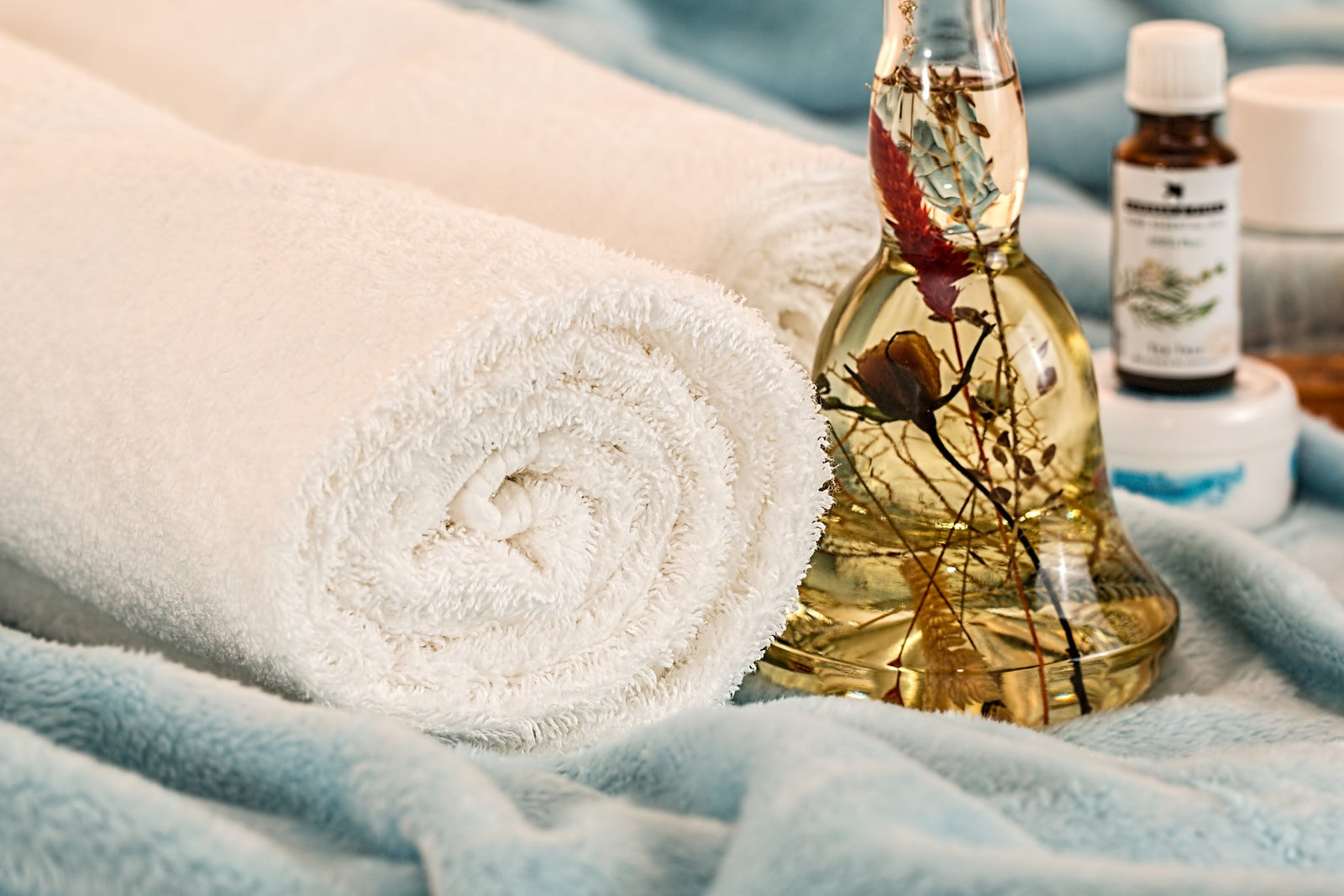 Deep Tissue Aromatic Hot Towel Massage