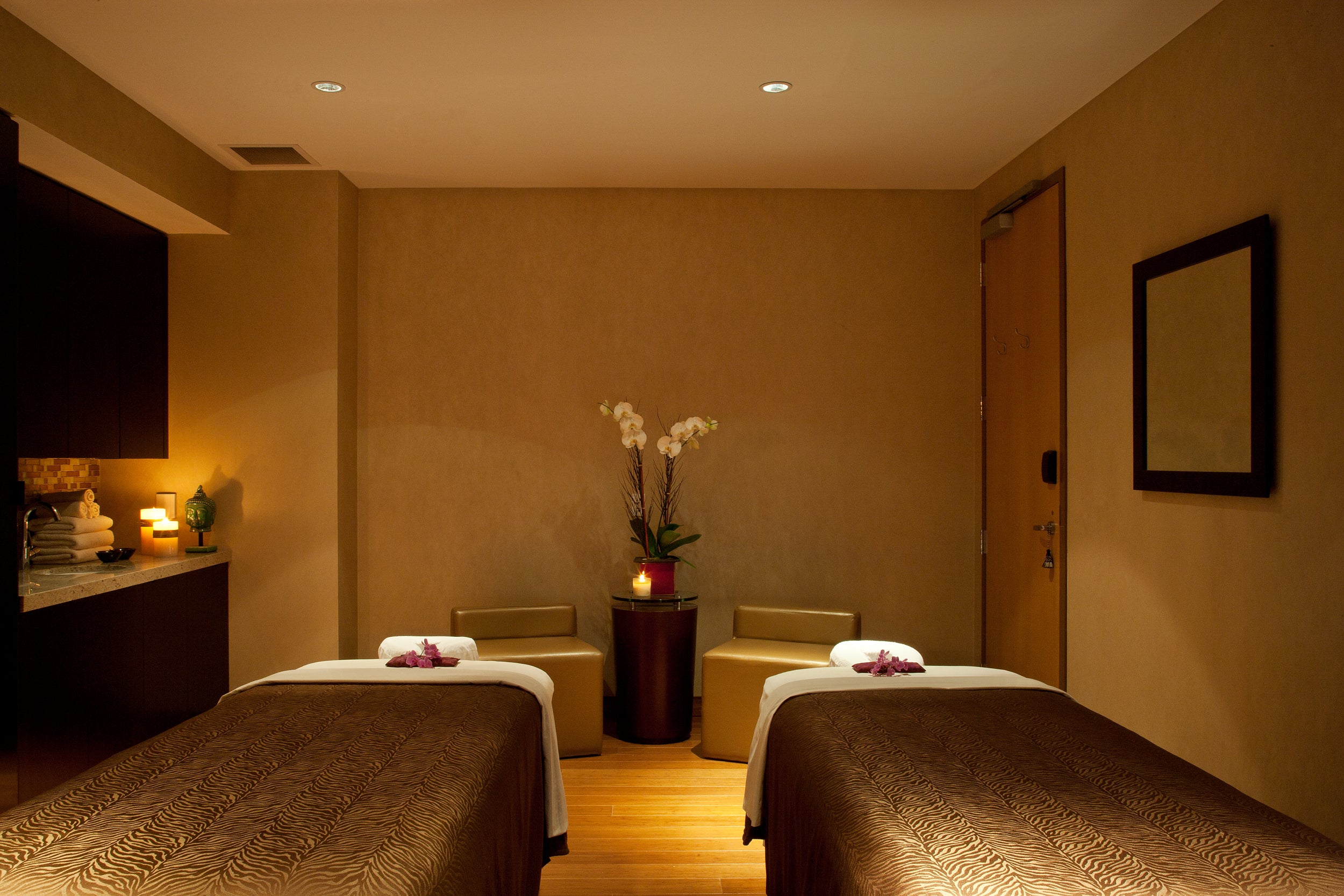 Spa in Mahipalpur massage room