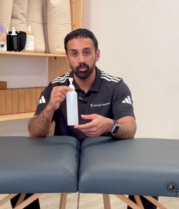 massage-warehouse-250ml-slimline-oil-warmer-pump-bottle-manchester.png