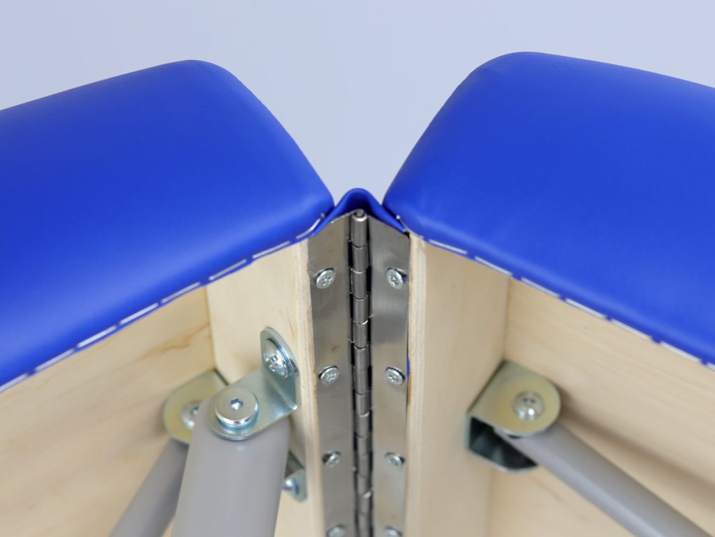 EXTRA WIDE & SUPER STRENGTH TREATMENT TABLE